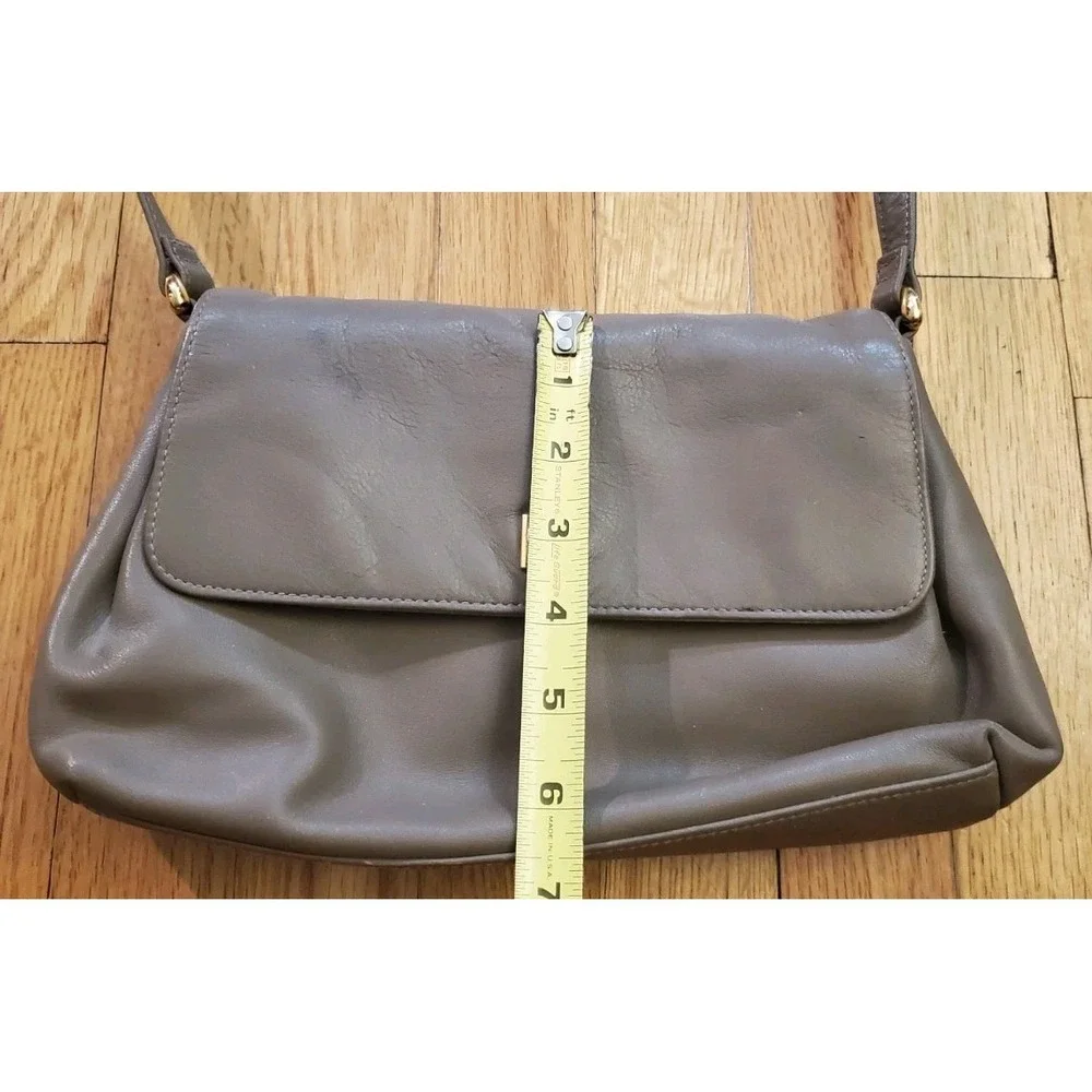 Vintage Etienne Aigner Brown Taupe Leather Purse Horseshoe Logo